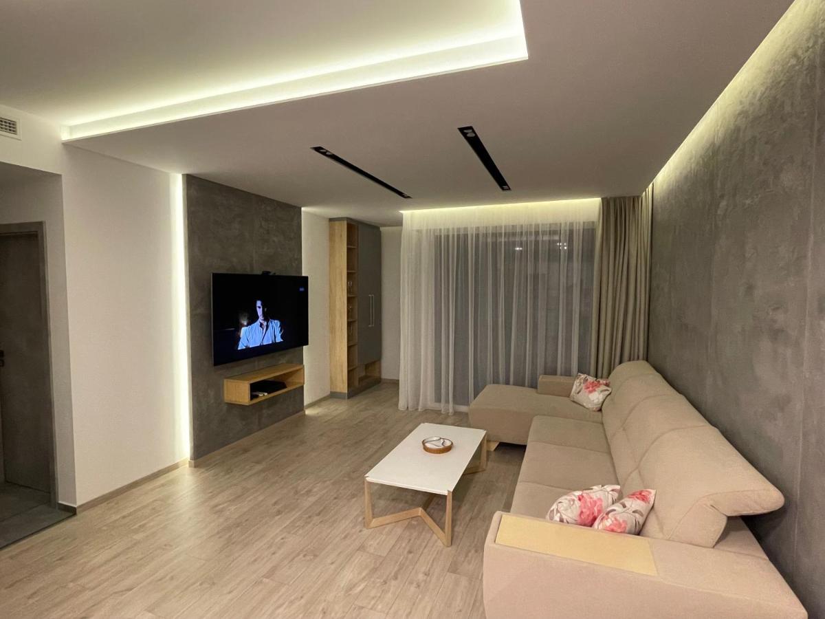 Greenbay Apartment With Free Parking Тренчин Екстер'єр фото