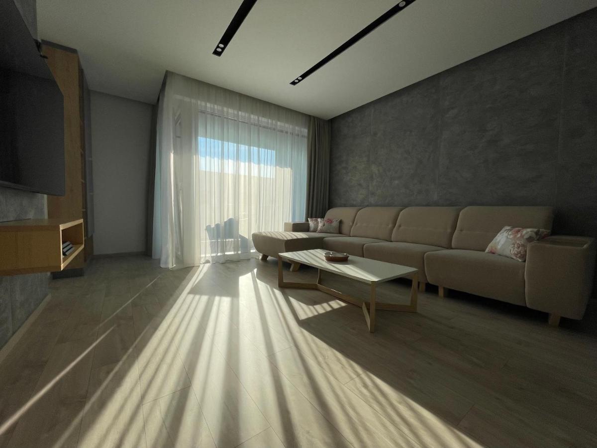 Greenbay Apartment With Free Parking Тренчин Екстер'єр фото