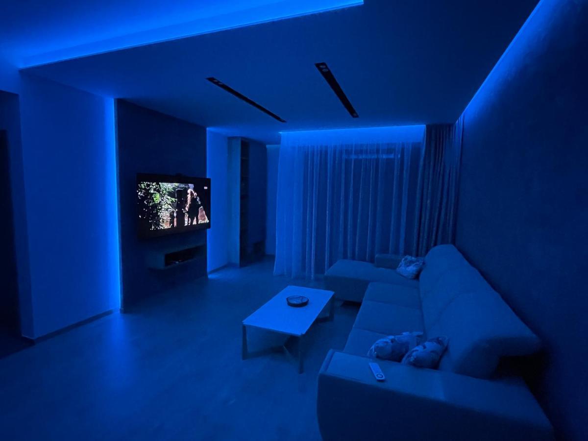 Greenbay Apartment With Free Parking Тренчин Екстер'єр фото