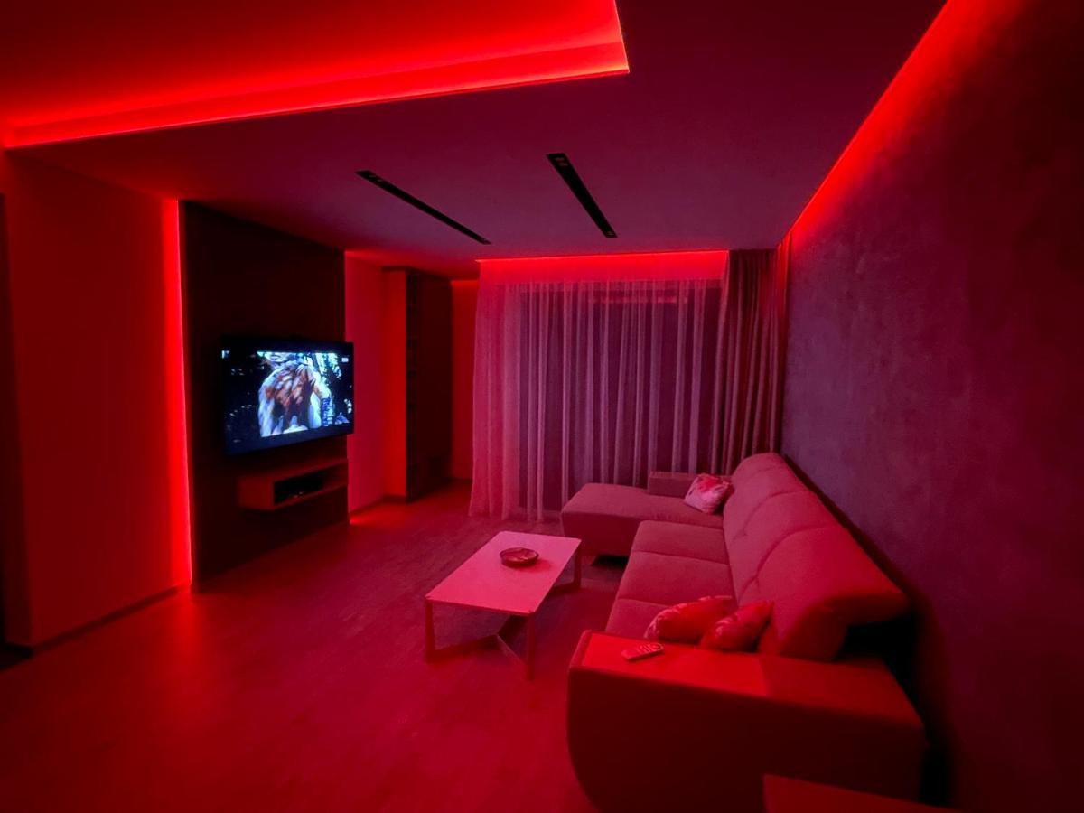 Greenbay Apartment With Free Parking Тренчин Екстер'єр фото