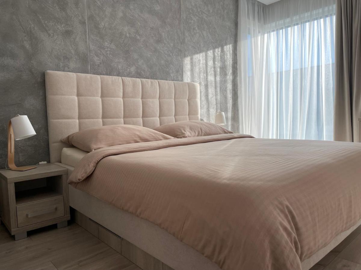 Greenbay Apartment With Free Parking Тренчин Екстер'єр фото