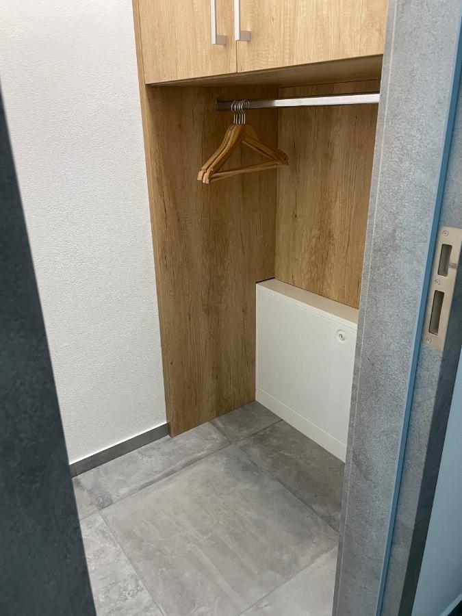 Greenbay Apartment With Free Parking Тренчин Екстер'єр фото