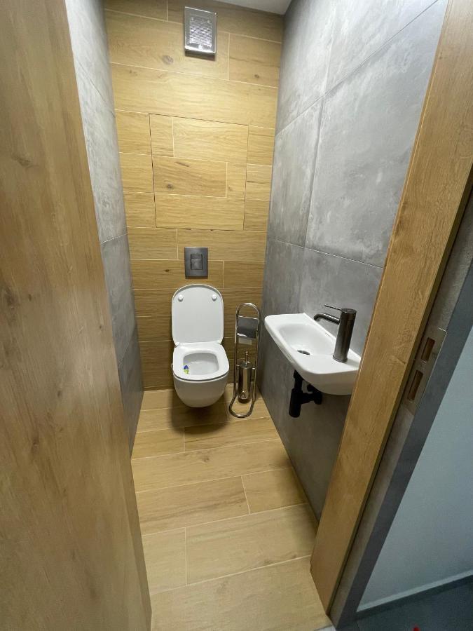 Greenbay Apartment With Free Parking Тренчин Екстер'єр фото